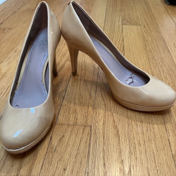 Vince Camuto Nude Patent Leather Heels 6B - Picture 1 of 10